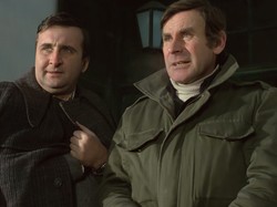 "Brunet wieczorową porą" i "nie wiem, zarobiony jestem". QUIZ o hicie  z PRL. Dacie radę?