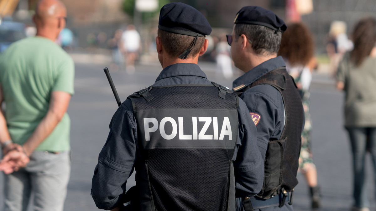 We Włoszech znaleziono ciało Polaka, który pracował na jednym z placów budowy. 45-latek miał ranę na klatce piersiowej, ale nie udało się ustalić, co było powodem śmierci. Śledczy ustalili, że w sprawę jego śmierci mogą być zamieszane dwie osoby. 