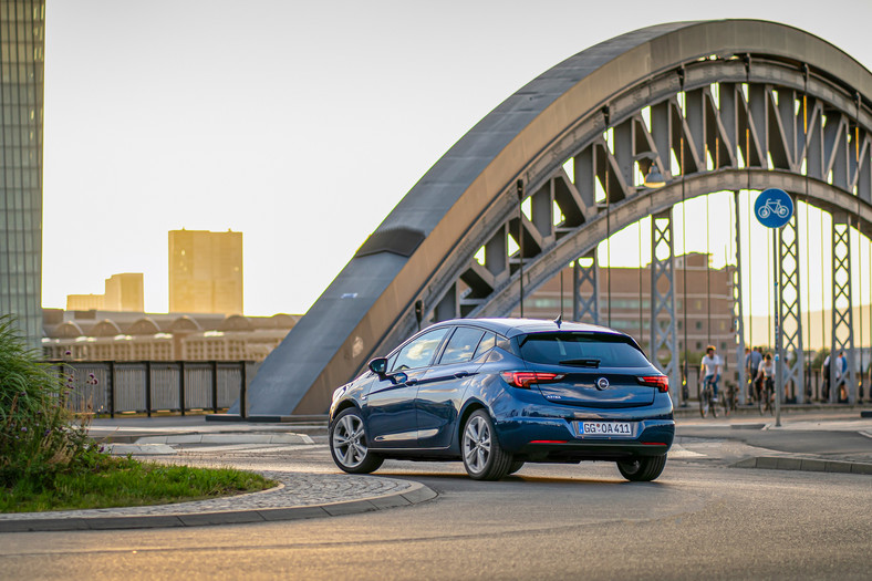Opel Astra – mistrz oszczędności i dynamiki