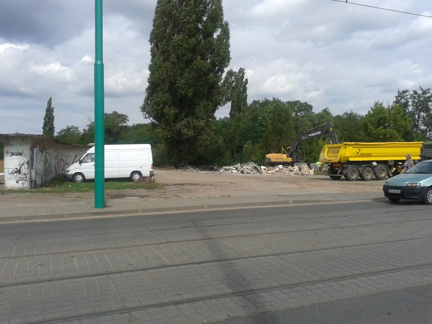 Rozebrali stary stadion na Dębcu