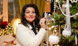 Tak Alicja Węgorzewska przystroiła dom na święta. Wszędzie choinki i złote ozdoby [FOTO]