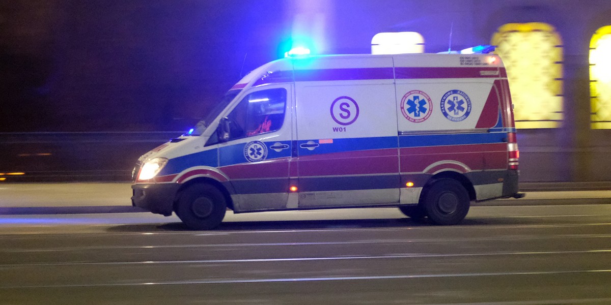 Ozorków. Wypadek samochodu i pociągu. Nie żyje mężczyzna