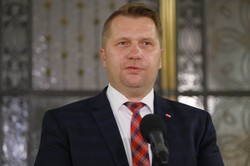 Czarnek donosi prokuraturze na Biedronia. A ten "podtrzymuje swoje słowa" o Dudzie i LGBT