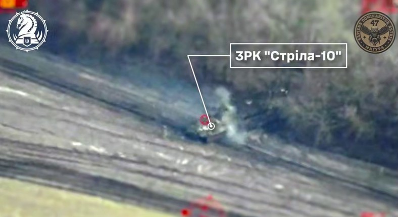 Zestaw przeciwlotniczy Stierła-10 widziany w kamerze drona FlyEye 3.0.