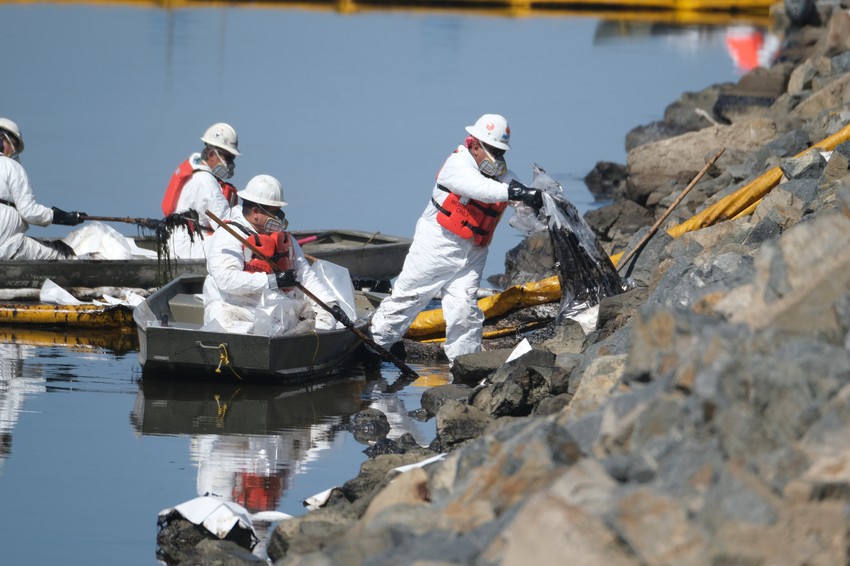 Naftna mrlja kod južne obale Kalifornije