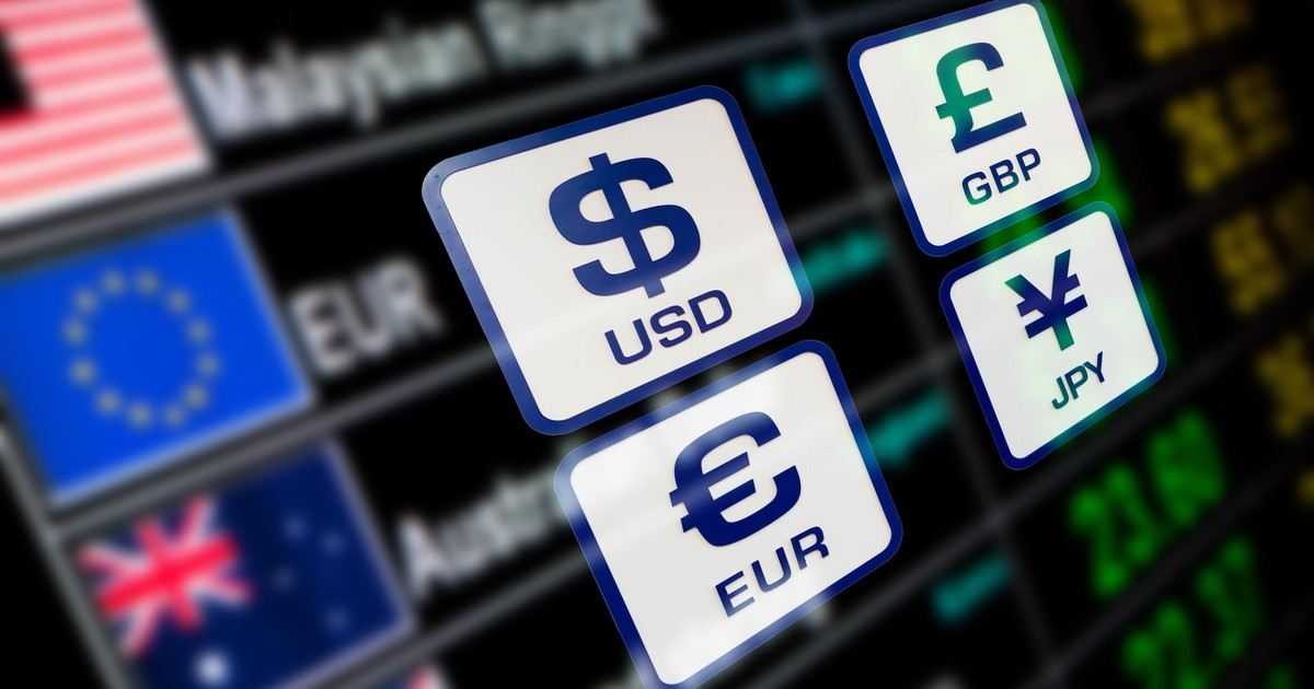 Kursy walut 1 grudnia 2025. Co się dzieje ze złotym? Po ile jest frank, dolar i euro?