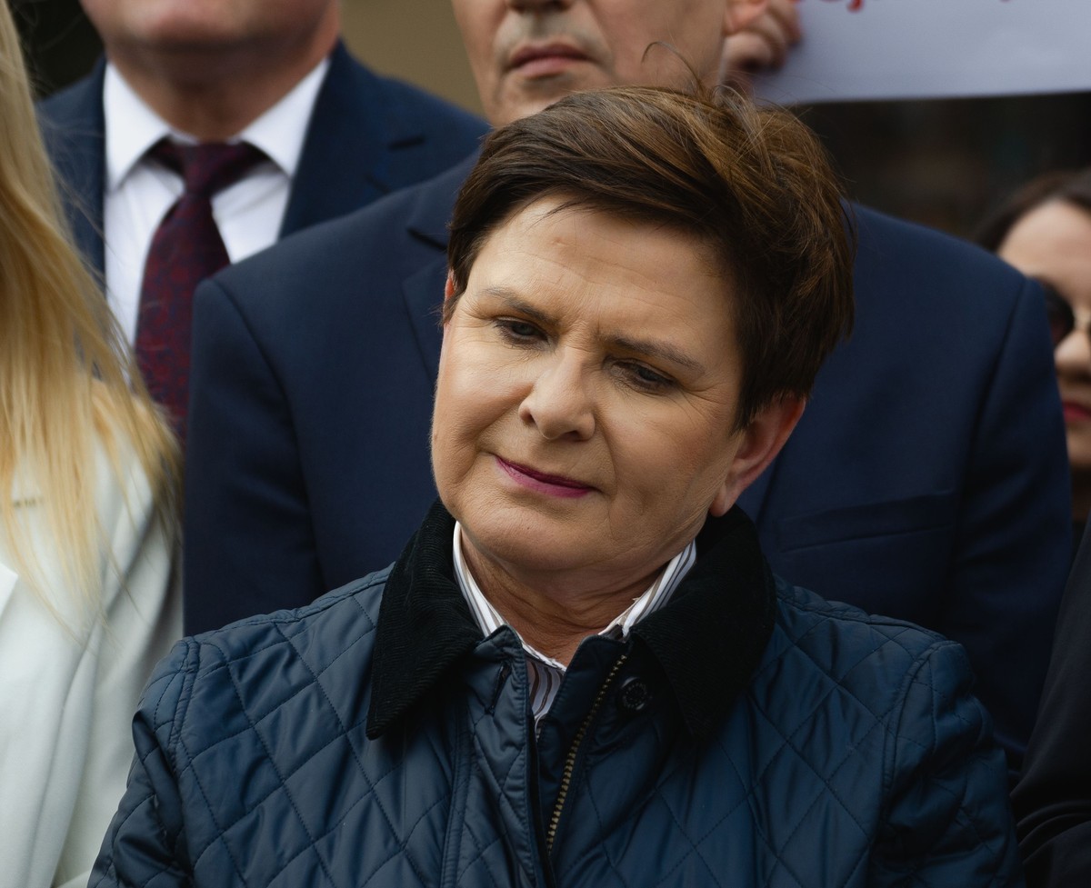 Niedopełnienia obowiązków przez byłą premier. Prokuratura wróciła do śledztwa