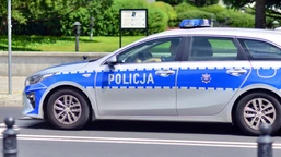 samochód wjechał w pieszych w warszawie. cztery osoby trafiły do szpit