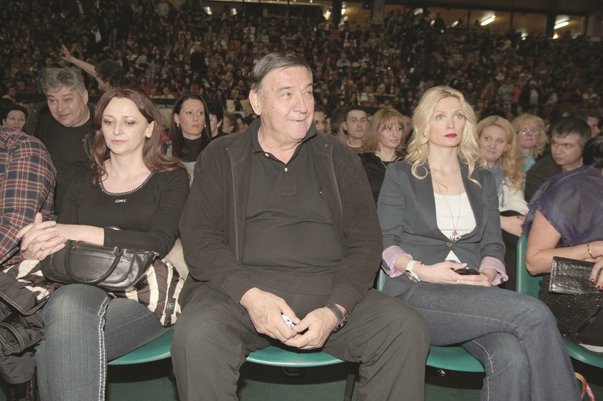 Milutin Mrkonjić i Ivana Škorić (desno) u prvom redu