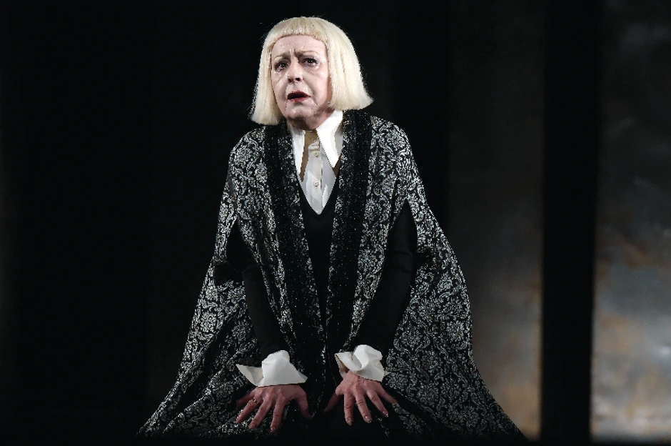 Ceca Bojković u predstavi "Ričard Treći"