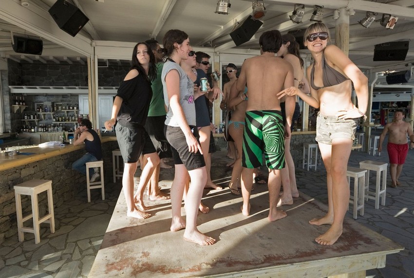 Žurke mladih na moru