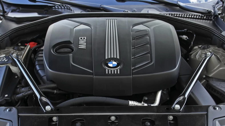 BMW serii 5 F10 - wszystkie silniki (na foto diesel 2.0 R4) zapewniają dobrą dynamikę, ale nie wszystkie okazują się trwałe!