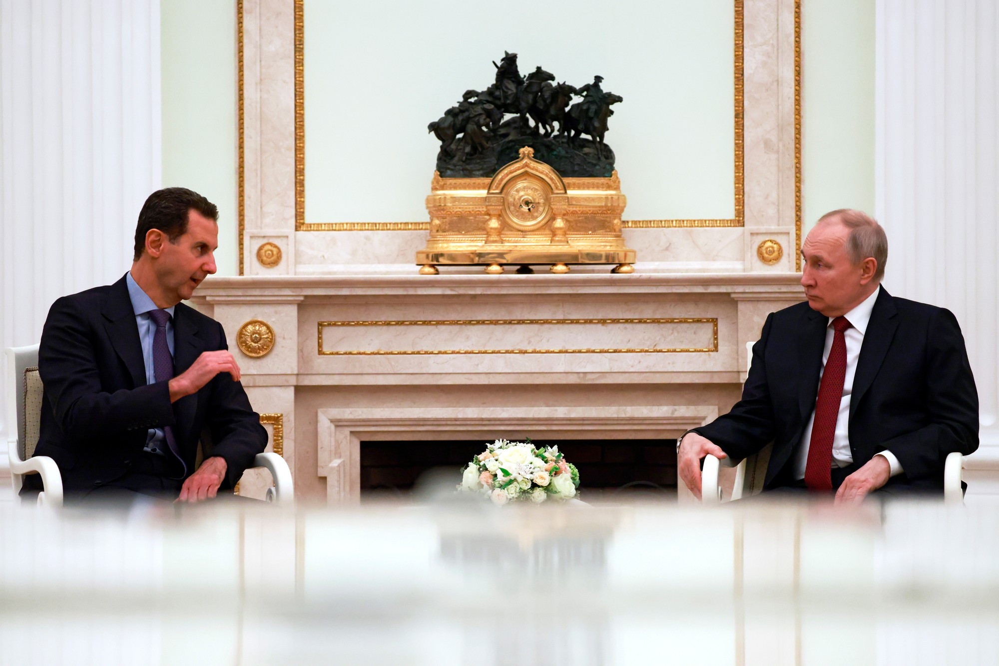Ruský prezident Vladimir Putin a sýrky prezident Bašár Asad pózujú počas stretnutia v Moskve v stredu 15. marca 2023.