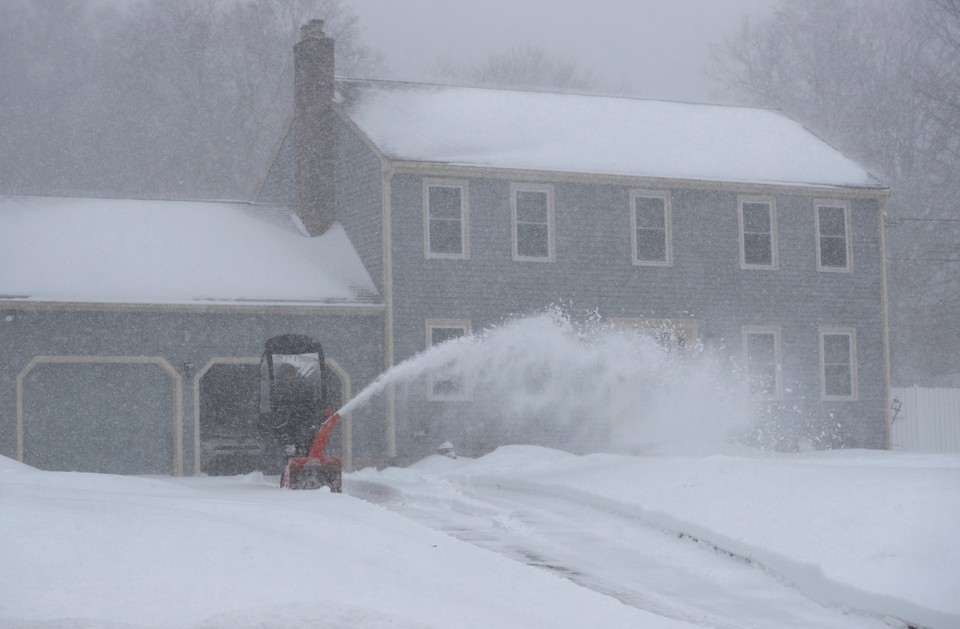 epa06417112 - USA WEATHER WINTER STORM (Winter storm hits New England)