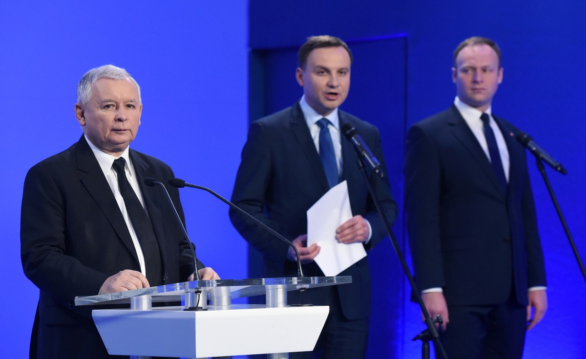 Od lewej: prezes PiS Jarosław Kaczyński, kandydat PiS na prezydenta Andrzej Duda i rzecznik prasowy PiS Marcin Mastalerek