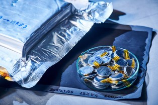 Auto elektryczne naładowane w godzinę? Baterie grafenowe nadzieją rynku