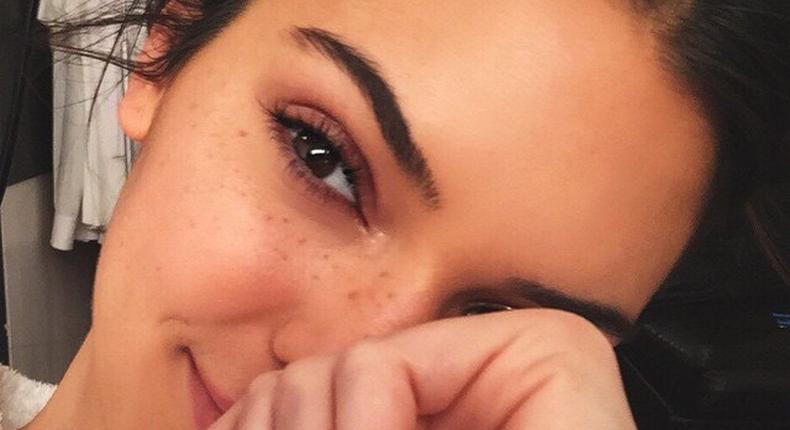 Kendall Jenner shows off her freckles