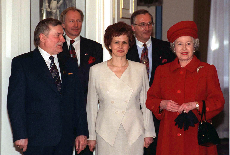 Elżbieta II i znani Polacy: Danuta i Lech Wałęsowie, Warszawa, 1996 rok