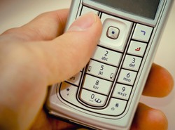 Naciągacze straszą kobiety pornozdjęciami