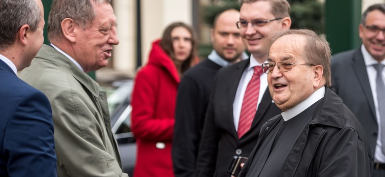 Rydzyk wbrew PiS wystawi własną listę do PE? "Celem numer jeden dla ojca dyrektora jest miejsce dla Jana Szyszki"