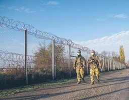 Węgry szykują się na nową falę imigracji. Zatrudniają łowców