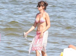 Polska seksbomba na plaży w Sopocie