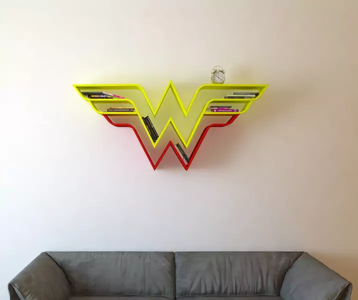Półka w kształcie znaku Wonder Woman