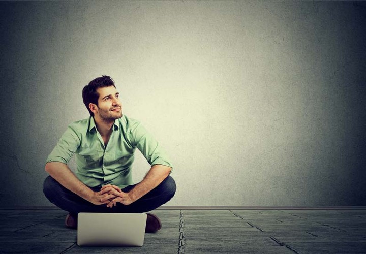 Aby zapewnić jak najlepsze efekty projektów, w działaniu Wzór na konkurencję bardzo dużą wagę przywiązuje się do oceny zaangażowanych osób. Udokumentowane doświadczenie w projektowaniu strategii rozwoju produktów powinna mieć przede wszystkim wybrana firma doradcza. Warunek ten jest spełniony, jeżeli w ciągu ostatnich pięciu lat przeprowadziła co najmniej trzy projekty w tym zakresie z wdrożeniem na rynek. Wskazane jest, aby miała doświadczenie w trzech różnych branżach gospodarki. Jeżeli współpracowała dotąd z tylko jedną branżą, może być wykonawcą tylko w projektach dotyczących tej właśnie dziedziny gospodarki.