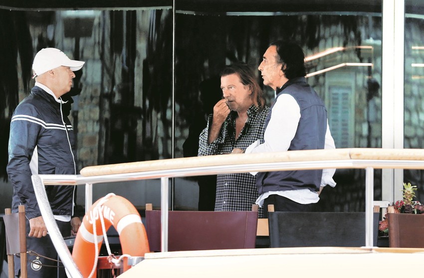 Malo, ali odabrano društvo: Kostić (kranje levo) sa Cepterom (krajnje desno)