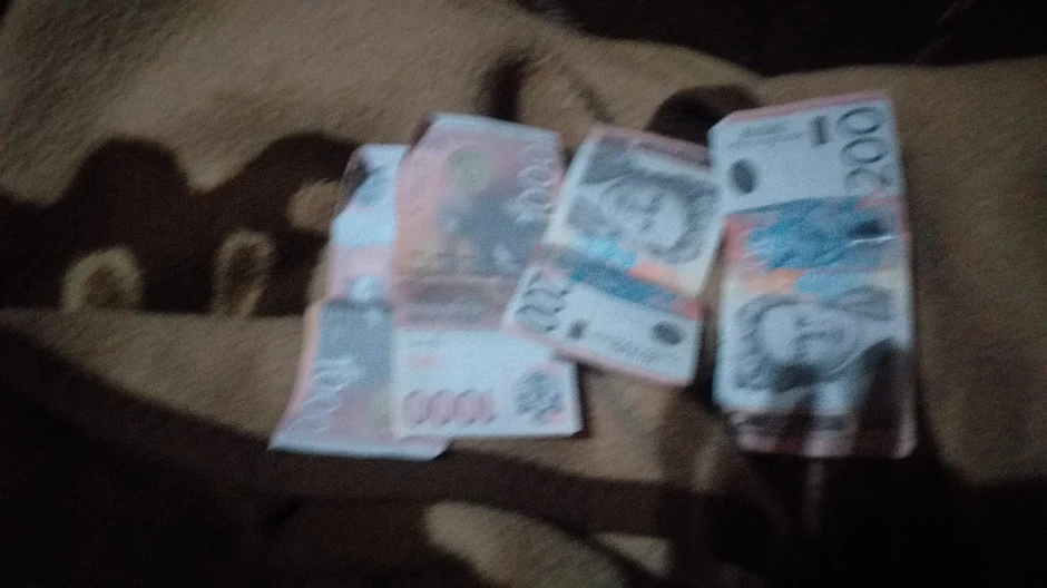 Denis kačio na društvene mreže novac