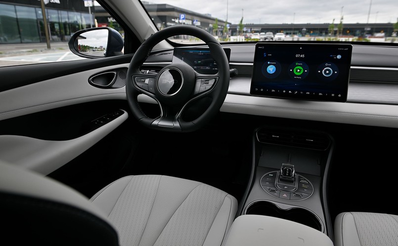 Nowy BYD Seal 5 DM-i