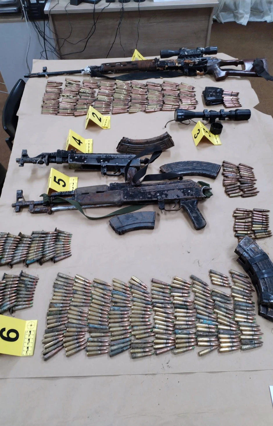 Arsenal oružja pronađen je kod Avganistanca u Subotici