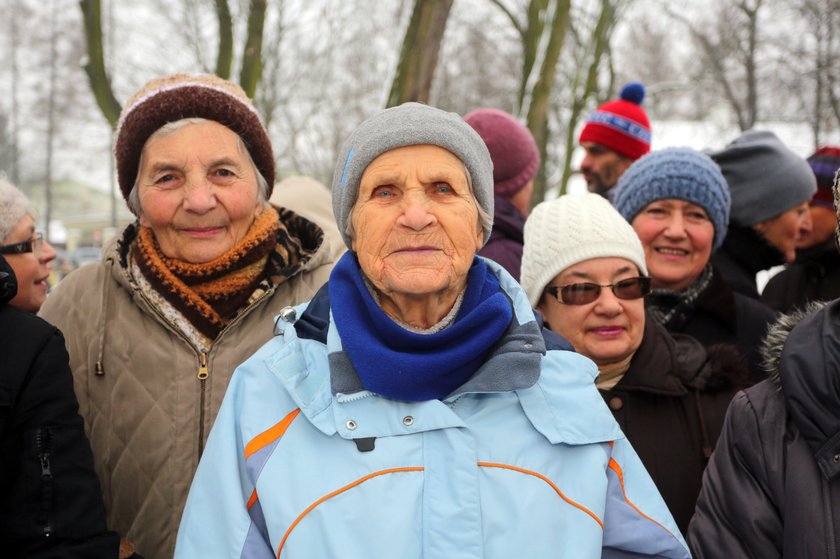 90-latka obchodziła urodziny na zajęciach nordic walking