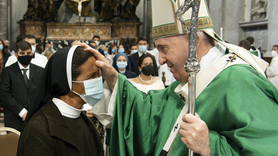Siostra Gloria Cecilia Narváez podczas spotkania z papieżem Franciszkiem, 10.10.2021 r.