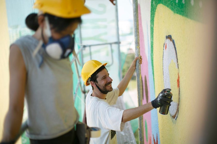 artyści malowali murale w Gdańsku