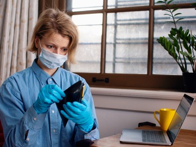 Sprzedaż detaliczna poniżej oczekiwań. Produkcja budowlana zaskakuje na minus