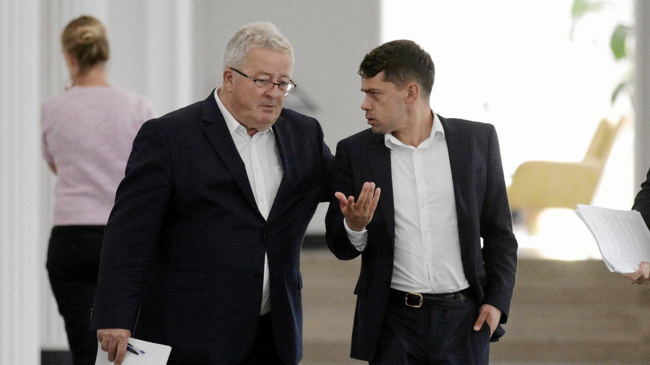 Rolnicy zmęczeni "podjazdową wojną" w ministerstwie. Ze wsi płynie głos: niech PiS już wróci