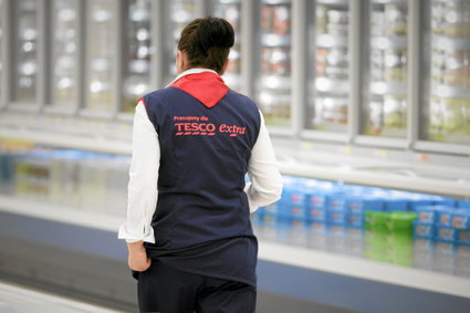 Pracownicy Tesco chcą 500 zł podwyżki. Trwa spór sieci ze związkami zawodowymi