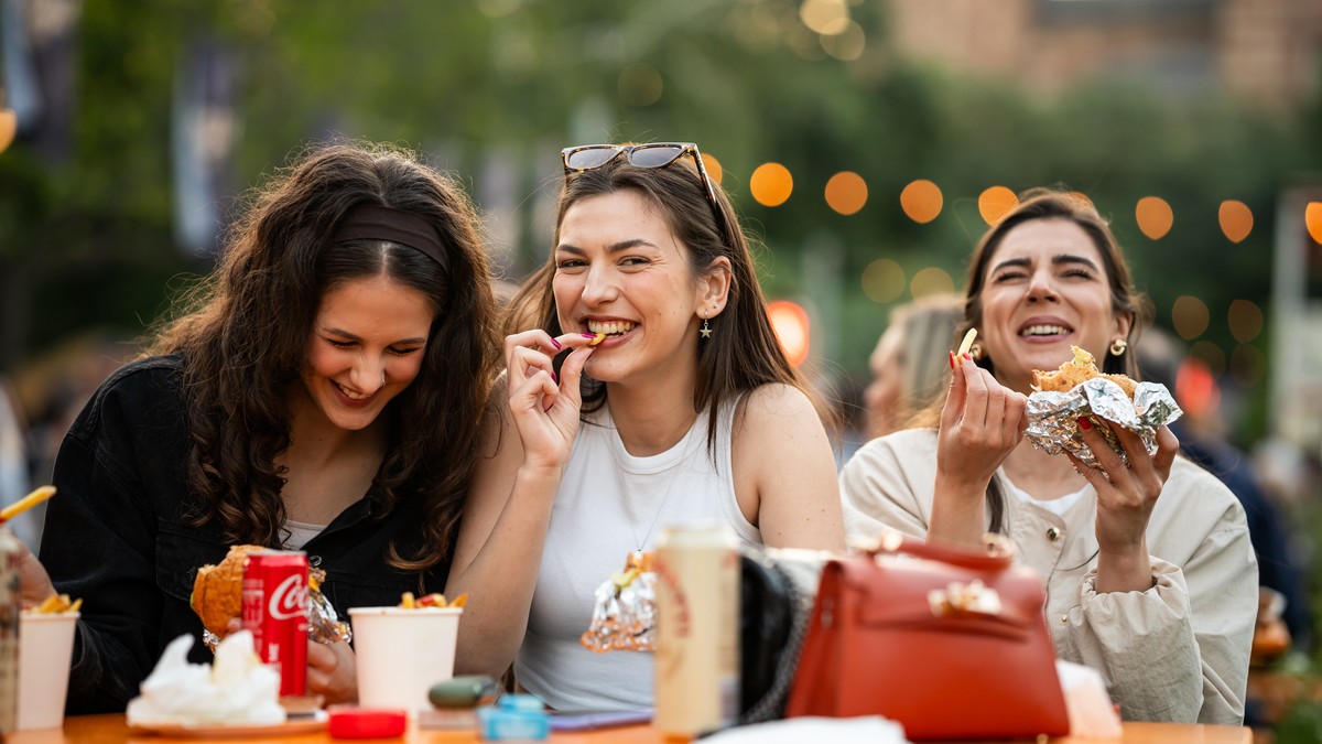 DANAS POČINJE STREET FOOD FESTIVAL U TAŠMAJDANSKOM PARKU Prvo izdanje poznatog festivala ulične hrane predstaviće čak deset svetskih kuhinja na otvorenom