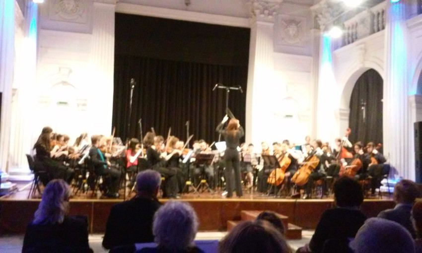 Dirigent Jelena Sisnick uživa u vođenju orkestrom