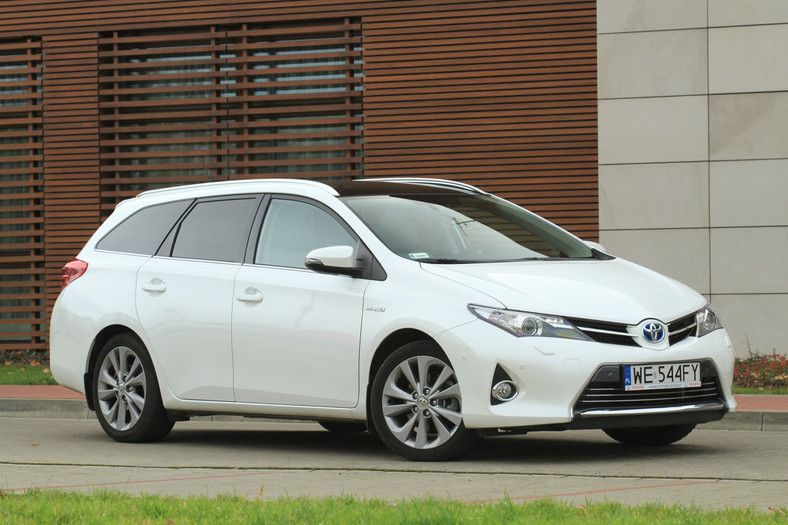 Toyota Auris II Hybrid