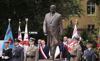 dr Małecki: Pomnika prezydenta nie da się znieważyć konstytucją