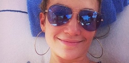 J.Lo w bikini i bez makijażu