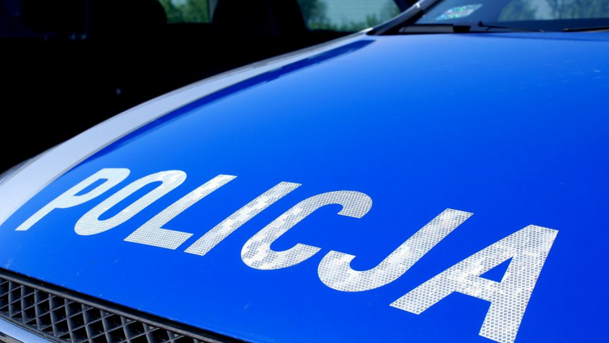 Przed południem w Krakowie doszło do groźnego zderzenia dwóch samochodów osobowych. W wyniku wypadku zginął kierowca taksówki, a jego pasażer trafił do szpitala – poinformował rzecznik prasowy małopolskiej policji Sebastian Gleń.