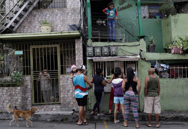 The Wider Image: Venezuelan crisis spawns boom in gambling