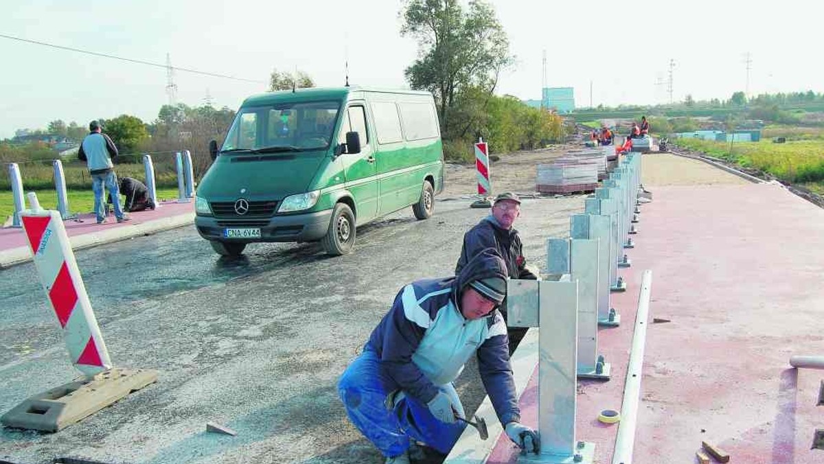 "Polska Dziennik Bałtycki": Już za kilkanaście dni kierowcy korzystający z autostrady A1 nie będą musieli jeździć objazdami. Pod koniec października planowane jest długo wyczekiwane otwarcie drogi dojazdowej do autostrady z Tczewa do Stanisławia.