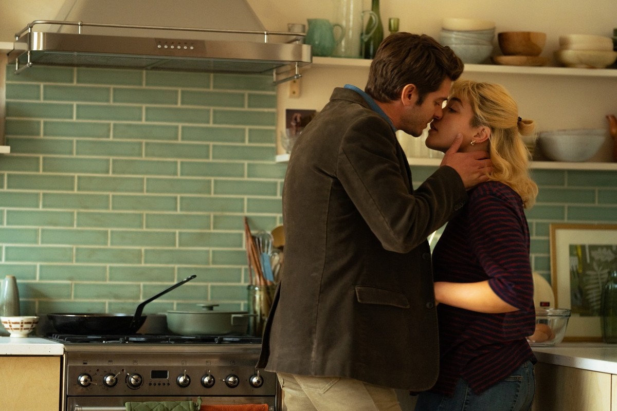 Andrew Garfield i Florence Pugh w filmie "Sztuka pięknego życia"