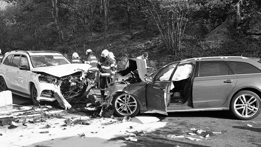 Pri nehode medzi Medzibrodom a Slovenskou Ľupčou zomrelo maloleté dievčatko.