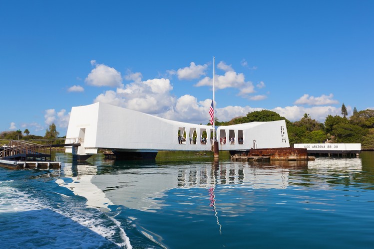 Pomnik USS Arizona – pomnik upamiętniający miejsce spoczynku 1102 marynarzy, którzy zginęli na pancerniku USS Arizona podczas ataku japońskich sił zbrojnych na Pearl Harbor 7 grudnia 1941. Znajduje się on w zatoce Pearl Harbor w Honolulu na Hawajach.