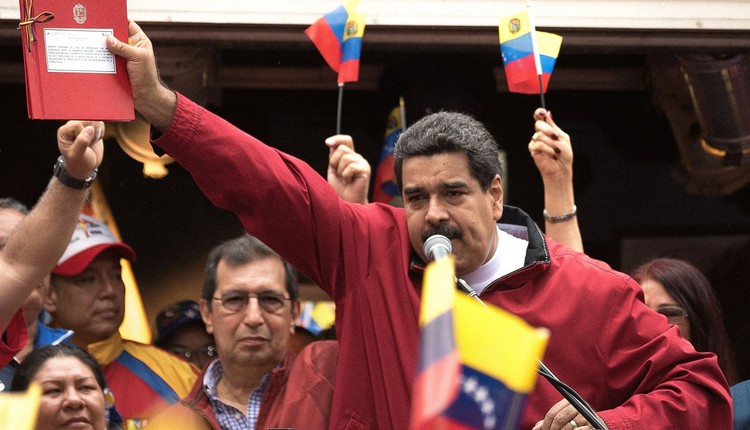 Stan wyjątkowy w Wenezueli. Rząd oskarża USA o agresję militarną"